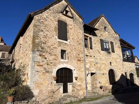 maison en pierre avec dépendance  jardin et vue - faycelles gr65