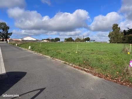 terrain 386 m² la salle et chapelle aubry