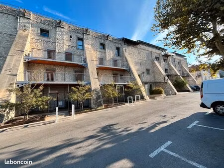 bureaux zone franche 292m2