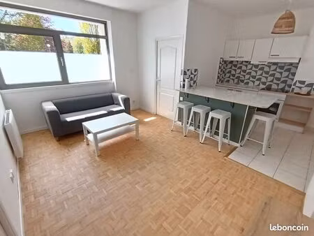 t2 avec parking saint maur