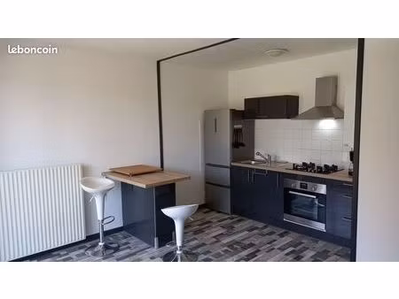 t2 avec jardinet dans résidence calme et sécurisée