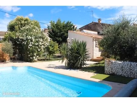 maison de charme lumineuse avec jardin et piscine
