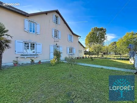 maison 8 pièces 218 m²