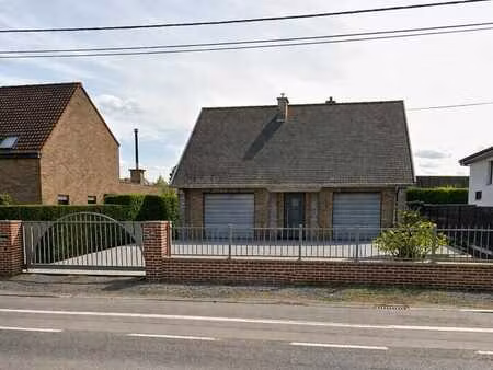 maison individuelle lumineuse avec beau jardin