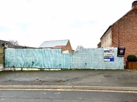 terrain 682 m² clary