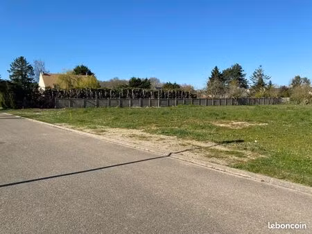 terrain 592 m² coltainville