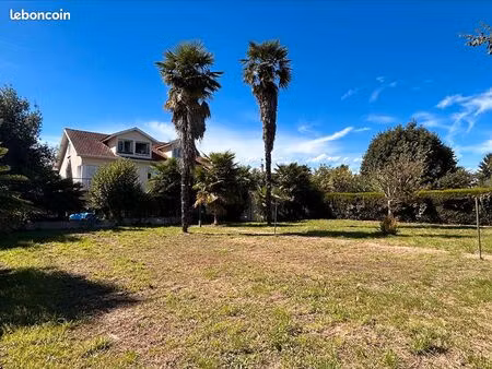 terrain 625 m² lons