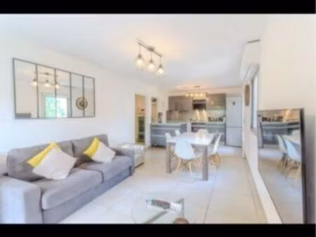 a vendre appartement t4 3 chambres 80m2 avec deux stationnements