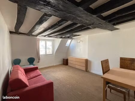 île saint-louis – dernier étage  potentiel exceptionnel à révéler