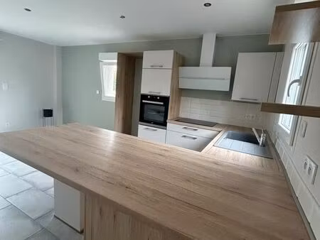 appartement 80m2 - 2chambres - terrasse - 2 parkings - vezelois