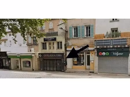 boutique 47 m² gardanne