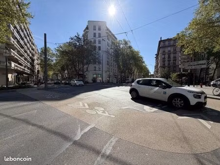 pressing/teinturerie 35 m²