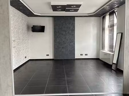 surface commerciale équipée ±80 m² – idéale bureaux