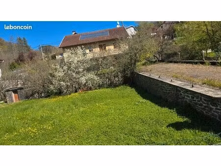 maison d'artisan en pierre f4 avec terrain de 1500 m2