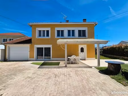 maison rénovée avec jardin – 105 m² – au fond d'une impasse au calme