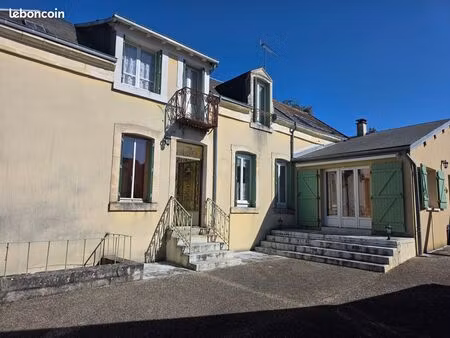 maison de ville 142m2 habitable  4 chambres  grande cour  dépendance