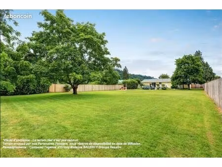 terrain 735 m² angerville