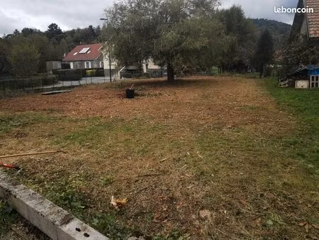 terrain constructible de 616m²