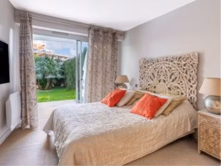 4 pièces 93 m2 en rez de jardin dans résidence de prestige nice ouest belles terres