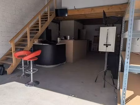 local / entrepôt 85m² + mezzanine – accès utilitaire – narbonne