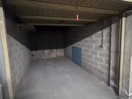 garage/box 13 m² marseille 6e arrondissement