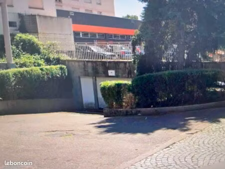 location garage fermé