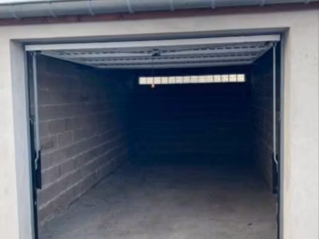loue garage fermé et sec 18m² yutz