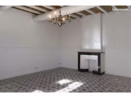 location maison de village 90 m² avec garage