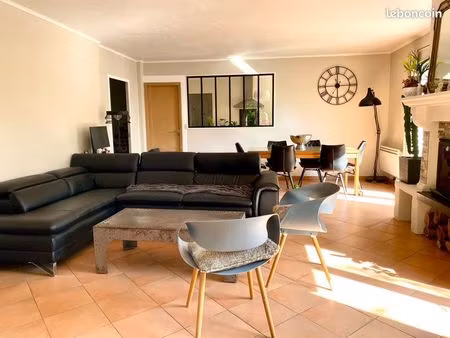 maison de 5 pièces à mougins de 137m2 et 1800m2 de terrain