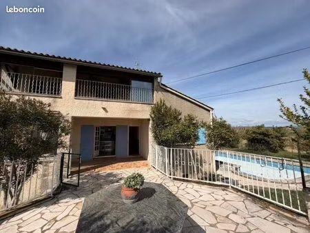 villa 6 pièces 150 m²