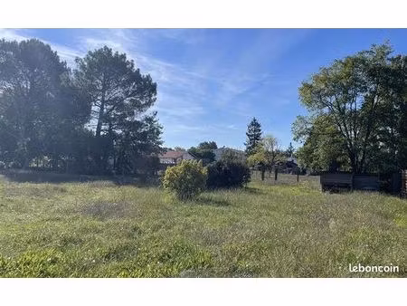 terrain 705 m² ychoux