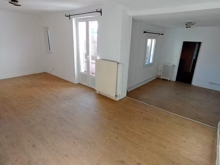 maison entièrement rénovée à louer