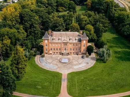 uniek historisch kasteel op 9 hectare te koop in geluveld