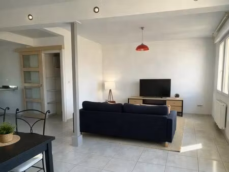 t2 meublé lumineux 52m² – vue dégagée – parking – avenue la gibertine (alès)