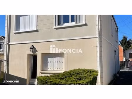 immeuble de rapport – 3 logements avec entrées indépendantes et garages