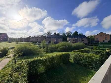 idéalement situé - quartier du stimon