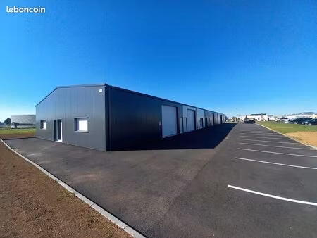 local d'activite 180 m² argences