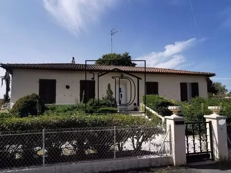 maison 8 pièces 225 m²