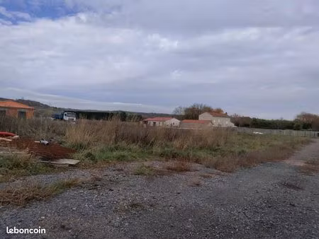 terrain 605 m² aigueperse