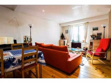 mérode- bel appartement meuble une chambre