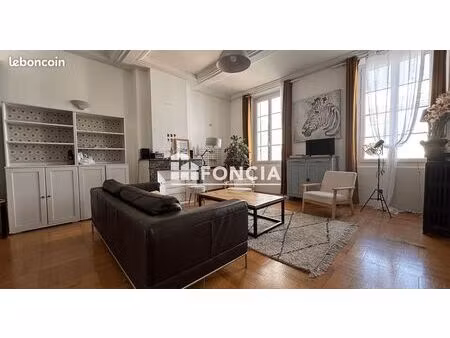 t5 de 87 m2 avec chambre de bonne