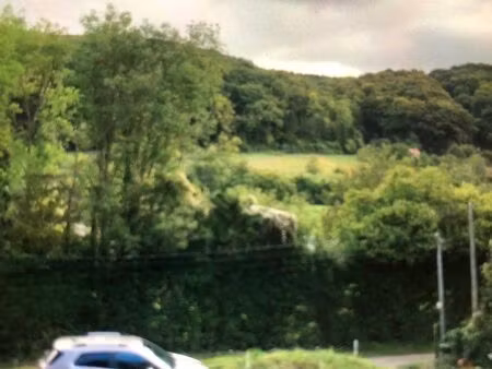 terrain viabilisé avec bâti