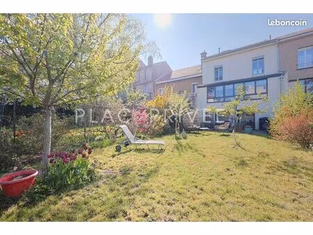 maison de ville 8 pièces 206 m²