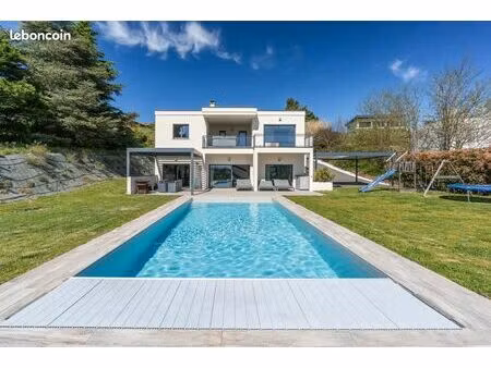 villa 6 pièces 190 m²