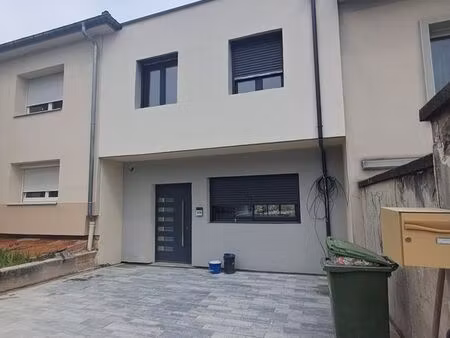 maison neuve d'environ 210 m²