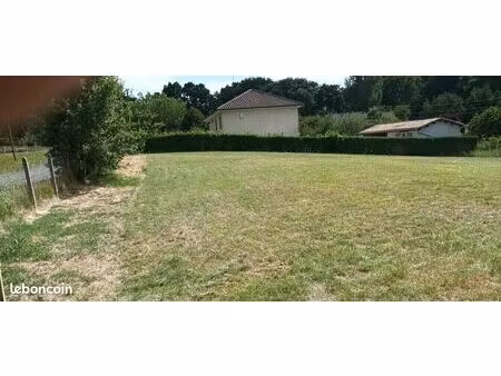 terrain clôturé dordogne+1800 m2