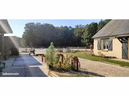 terrain 5 pièces 144 m²