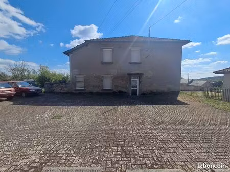 appartement d'environ 91 m²