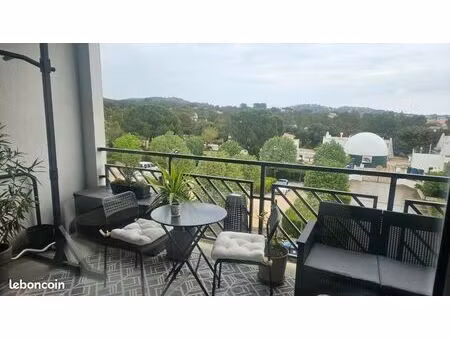 appartement t2 terrasse et parking