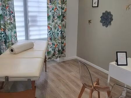 bureau/pièce de soin la rochelle château